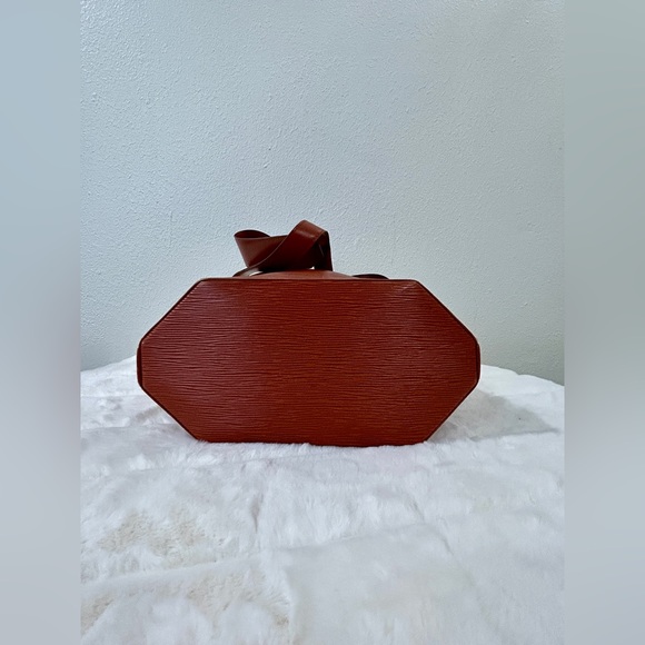 Louis Vuitton Vintage Tan Epi Leather Sac d'Epaule Bucket Shoulder Bag - Picture 7 of 16